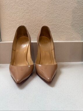 Nude ‘So Kate’ Christian Louboutin